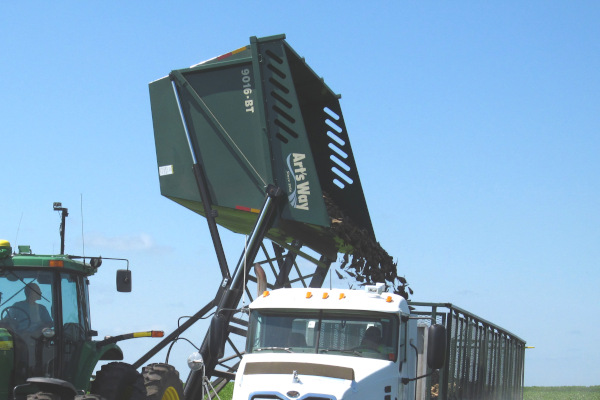 Art's Way | Sugar Beet | High Dump Cart - 9016-BT for sale at Rusler Implement, Colorado