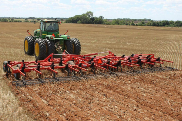 Kuhn | Primary Tillage | Chisel Plows for sale at Rusler Implement, Colorado