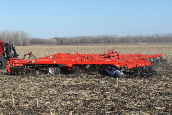 Kuhn | Class II: All-Purpose  | 8220 Tandem for sale at Rusler Implement, Colorado