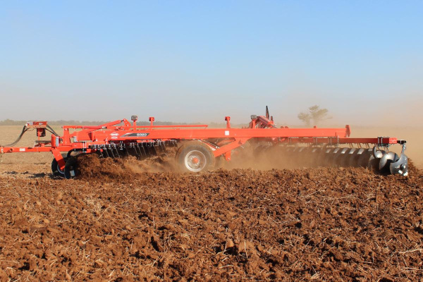 Kuhn | Class III: Primary Tillage | 8320 Tandem for sale at Rusler Implement, Colorado