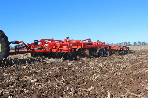 Kuhn | Combination Disc Rippers | Dominator® 4856 for sale at Rusler Implement, Colorado