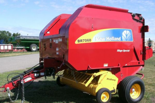 New Holland | Roll-Belt™ Round Balers | BR7060 Silage Special (PRIOR MODEL) for sale at Rusler Implement, Colorado